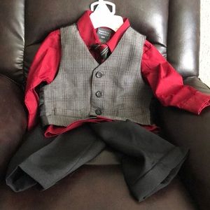 Never Worn Perry Ellis Portfolio 4-Piece Suit 18m